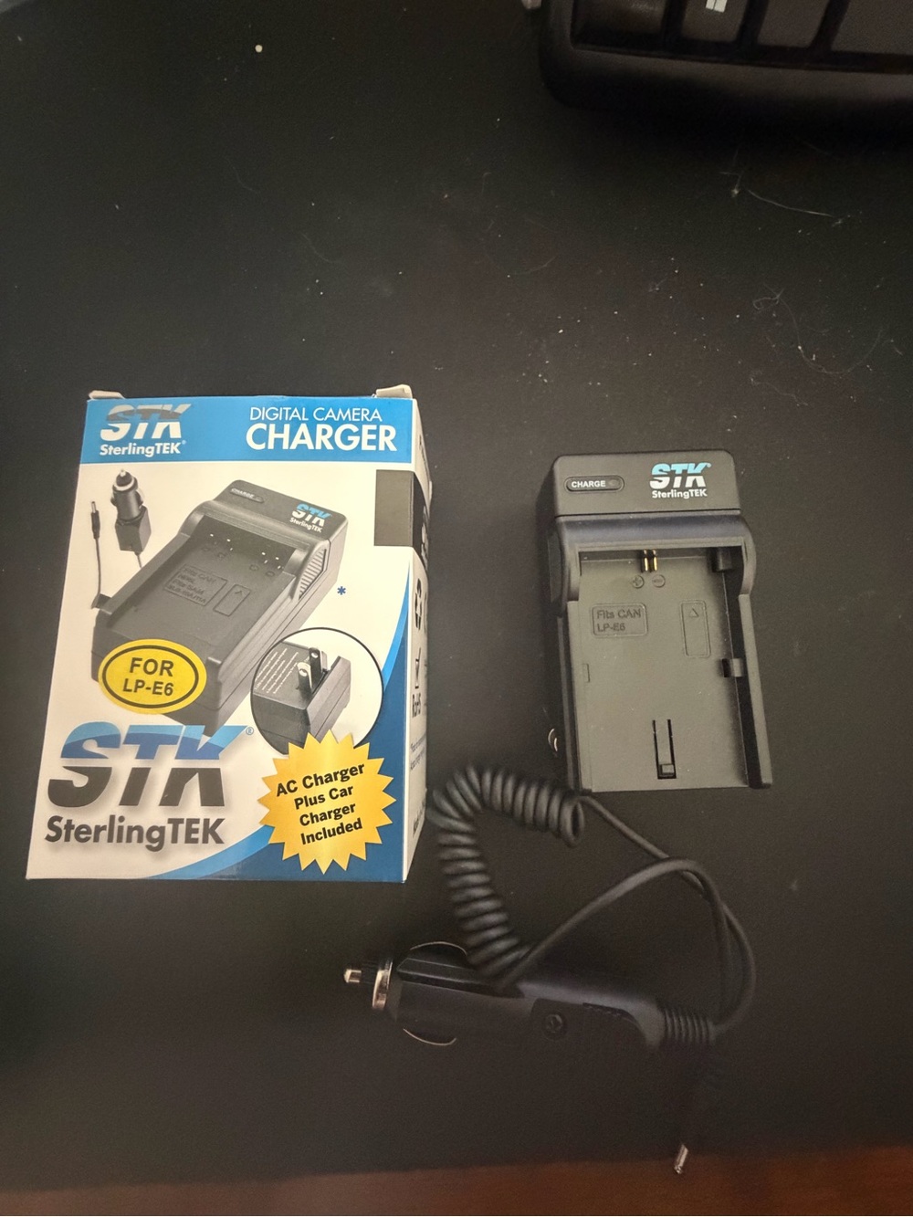 Digital Camera Battery Charger - Black (For LP-E6) Canon